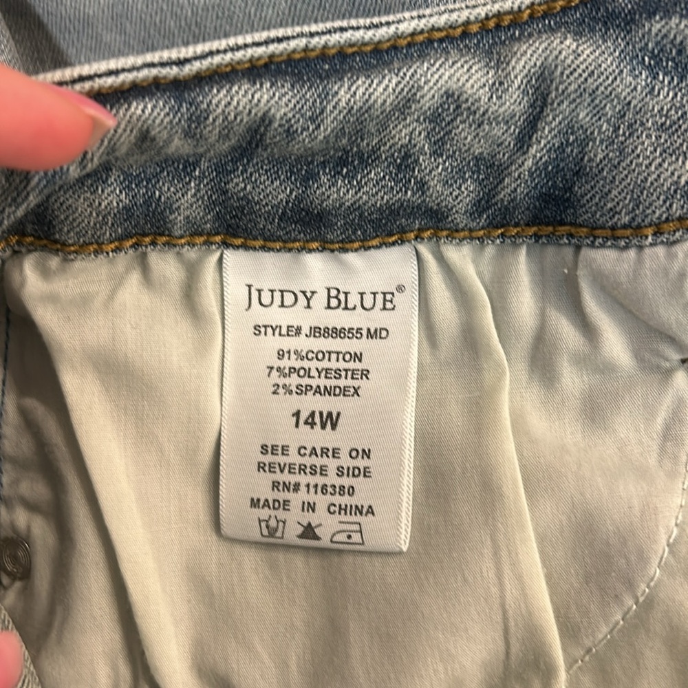 Judy Blue KNOXVILLE MID RISE PIN TACK FLARE Size 14W - Picture 4 of 4